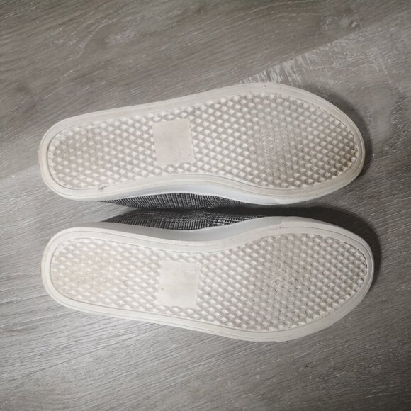 Soda Ladies Size 7 Black & White Plaid Slip On Sneakers - Picture 6 of 9